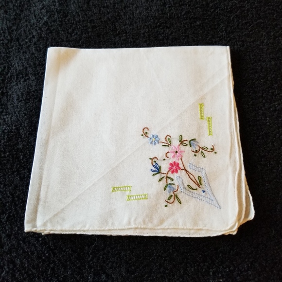 Accessories - White Floral Hand Embroidered Cloth Hanky Vintage